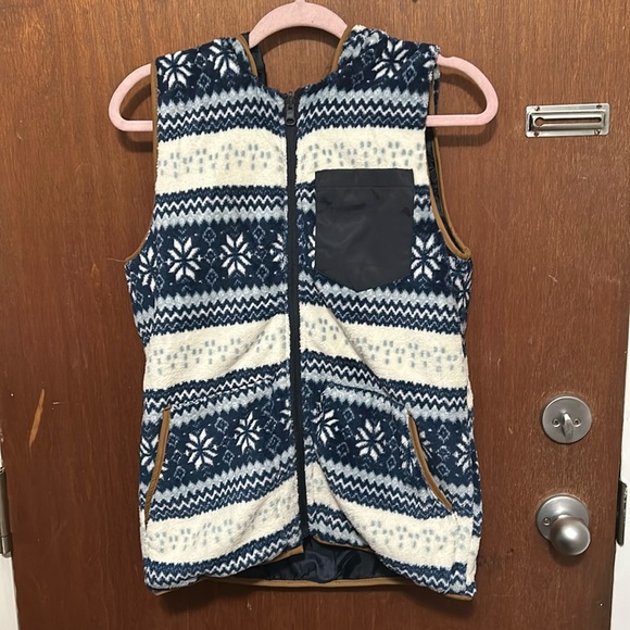 NWT ASOS Hooded Fluffy Vest - Picture 1 of 8